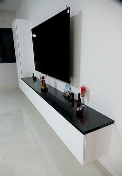 Revetement Quartz Crystal Black mobilier GraniMarbre